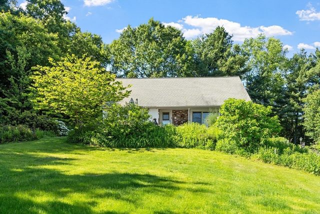 33 Taft Rd, Sterling, MA 01564