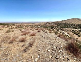 Vic 113 Ste Juniper Mesa, Juniper Hills, CA 93543