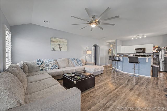 10010 E 109th Place N, Owasso, OK 74055