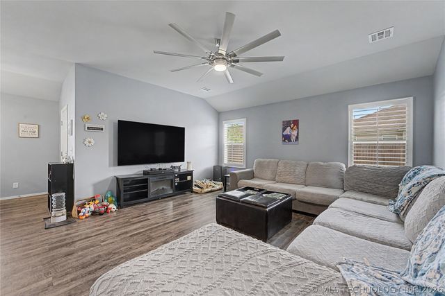 10010 E 109th Place N, Owasso, OK 74055