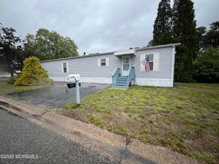 6 Raccoon Avenue, Whiting, NJ 08759