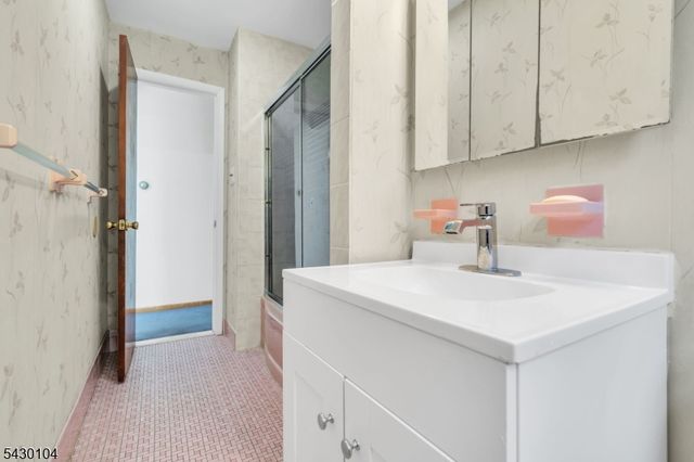 179 Valley View Rd, Hillside Twp., NJ 07205