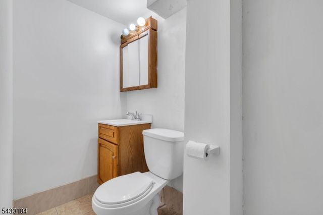 179 Valley View Rd, Hillside Twp., NJ 07205