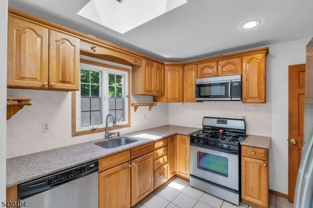 179 Valley View Rd, Hillside Twp., NJ 07205