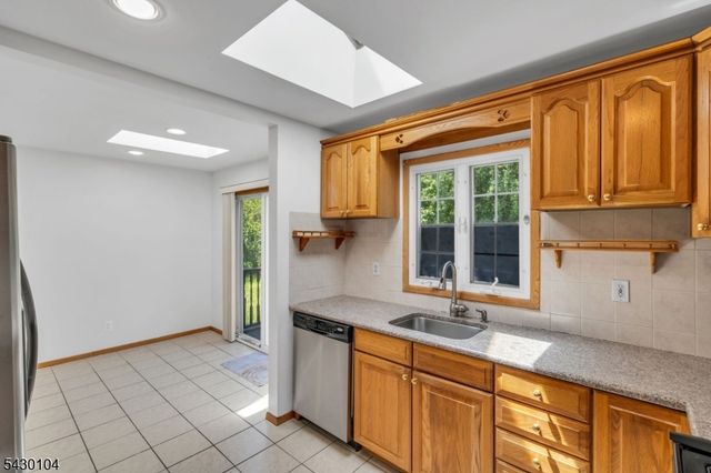 179 Valley View Rd, Hillside Twp., NJ 07205