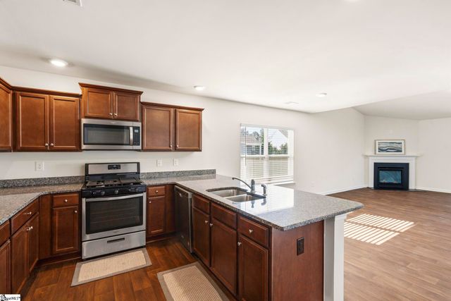 205 Hillendale Way, Pelzer, SC 29697