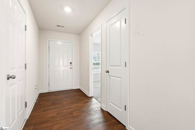 205 Hillendale Way, Pelzer, SC 29697