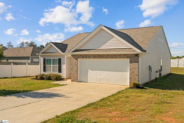 205 Hillendale Way, Pelzer, SC 29697