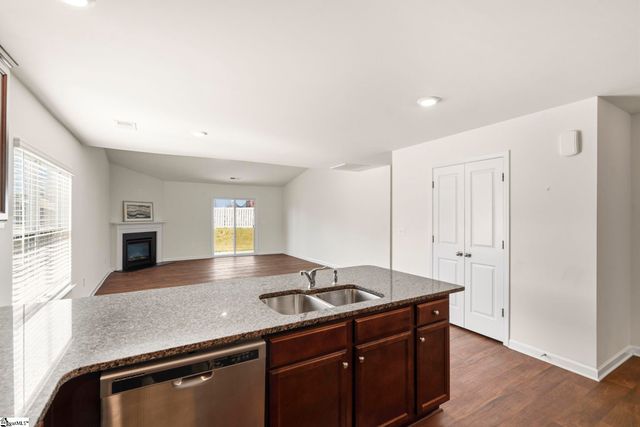 205 Hillendale Way, Pelzer, SC 29697