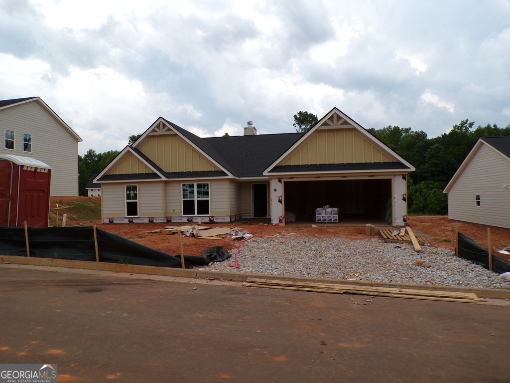 61 Altamaha Drive 13, Jefferson, GA 30549