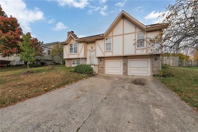 6807 T Gabbert Drive, Pleasant Valley, MO 64068