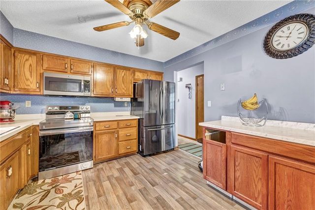 6807 T Gabbert Drive, Pleasant Valley, MO 64068