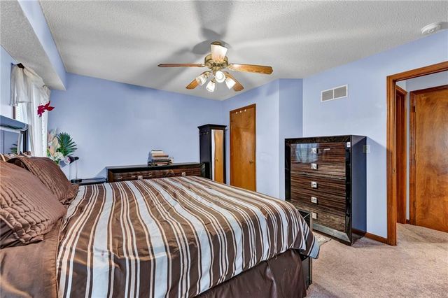 6807 T Gabbert Drive, Pleasant Valley, MO 64068