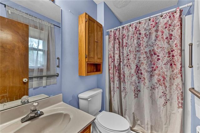 6807 T Gabbert Drive, Pleasant Valley, MO 64068