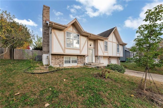 6807 T Gabbert Drive, Pleasant Valley, MO 64068