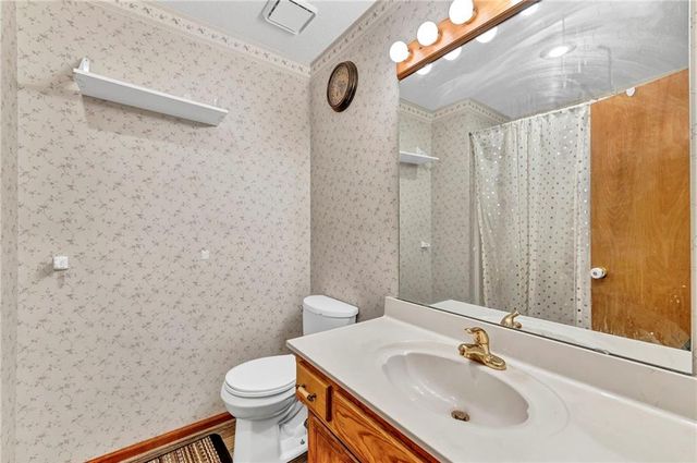 6807 T Gabbert Drive, Pleasant Valley, MO 64068