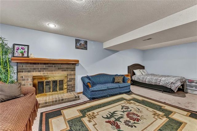 6807 T Gabbert Drive, Pleasant Valley, MO 64068