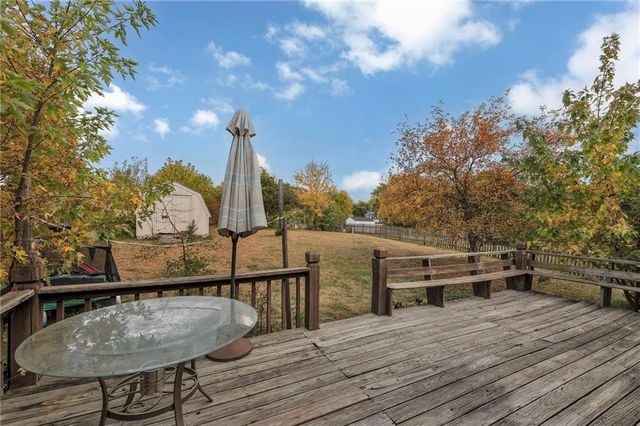 6807 T Gabbert Drive, Pleasant Valley, MO 64068