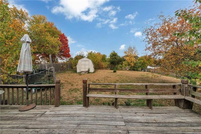 6807 T Gabbert Drive, Pleasant Valley, MO 64068