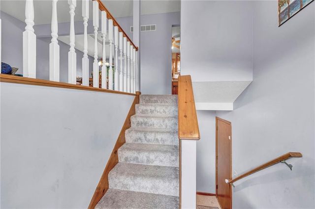 6807 T Gabbert Drive, Pleasant Valley, MO 64068