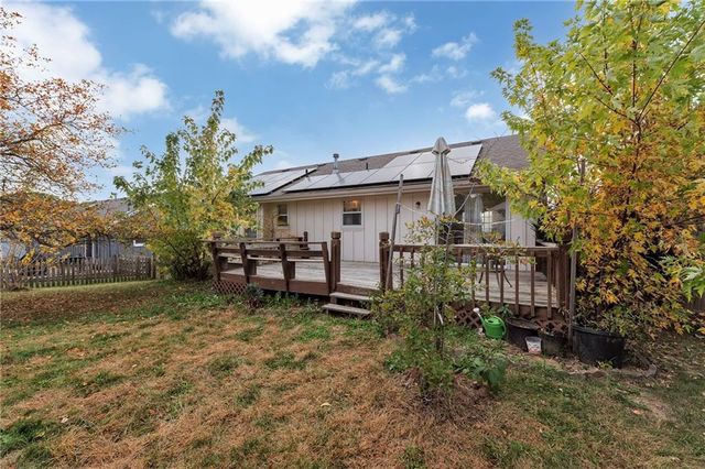 6807 T Gabbert Drive, Pleasant Valley, MO 64068