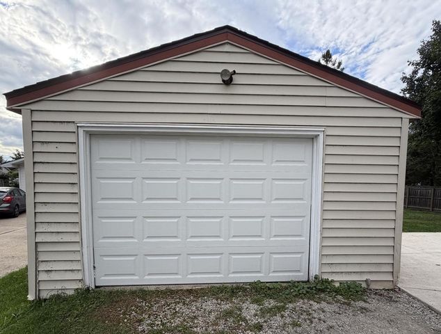 210 N Monroe STREET, Watertown, WI 53094