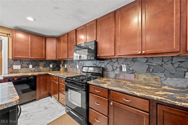 10121 Crows Nest Cove, Aurora, OH 44202