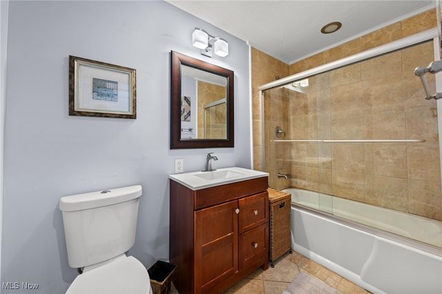 10121 Crows Nest Cove, Aurora, OH 44202