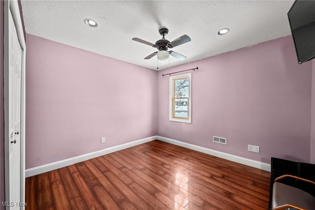 10121 Crows Nest Cove, Aurora, OH 44202