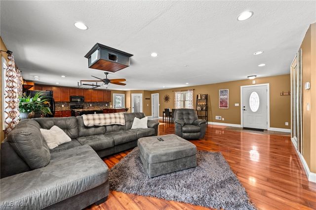 10121 Crows Nest Cove, Aurora, OH 44202