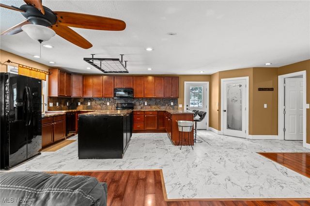 10121 Crows Nest Cove, Aurora, OH 44202