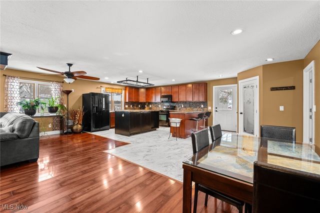 10121 Crows Nest Cove, Aurora, OH 44202