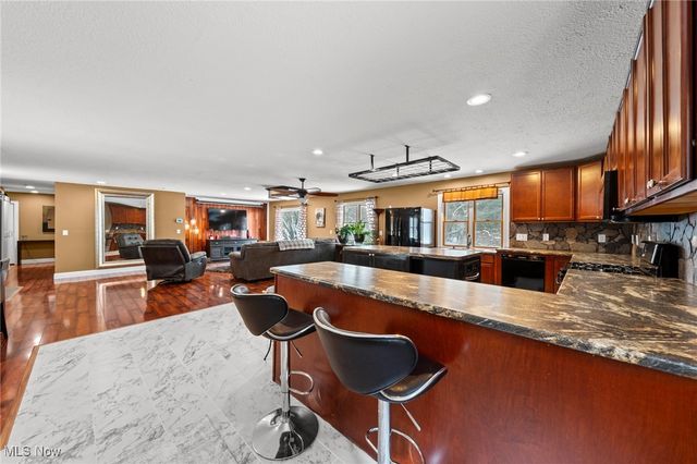 10121 Crows Nest Cove, Aurora, OH 44202