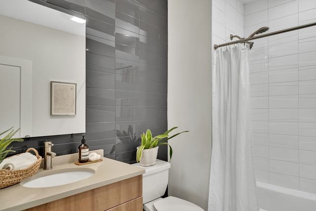 1963-1975 Massachusetts Avenue 401, Cambridge, MA 02140