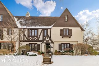 30 Cranford Lane, Grosse Pointe, MI 48230