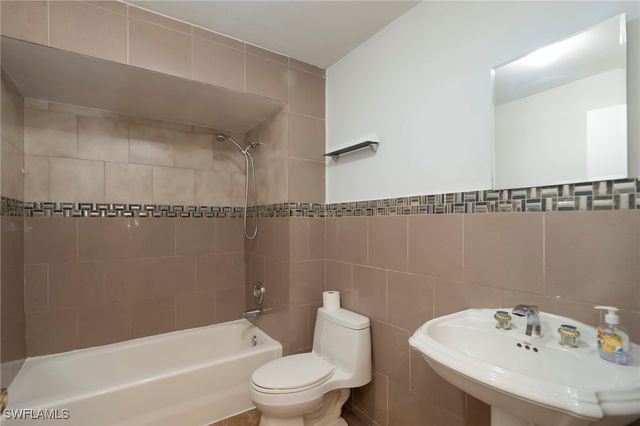 13831 3rd ST, Fort Myers, FL 33905