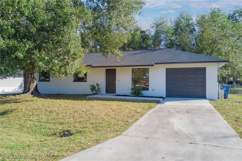 13831 3rd ST, Fort Myers, FL 33905