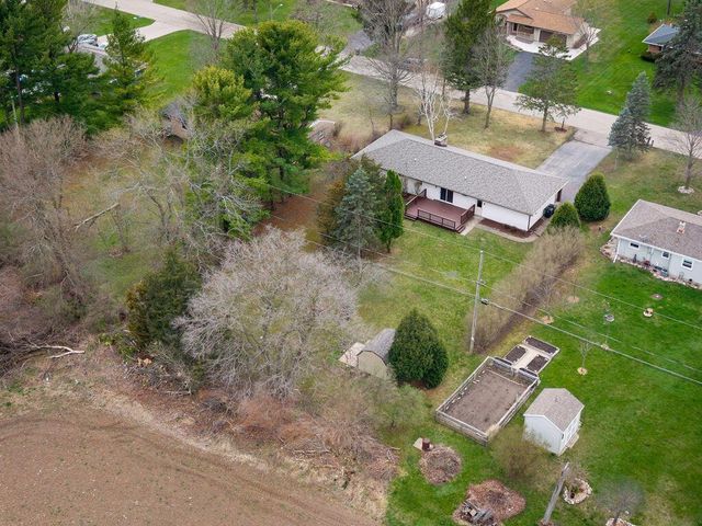 W225S9080 Mount Carmel ROAD, Big Bend, WI 53103
