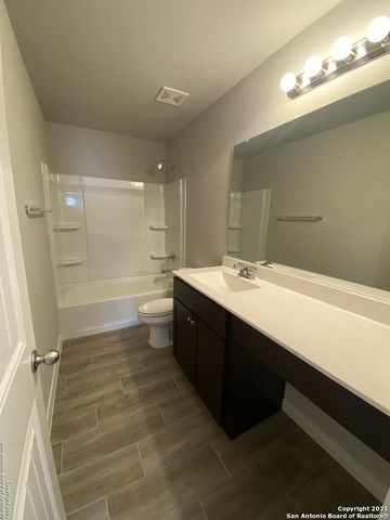 1378 Rios Bend Dr, New Braunfels, TX 78130