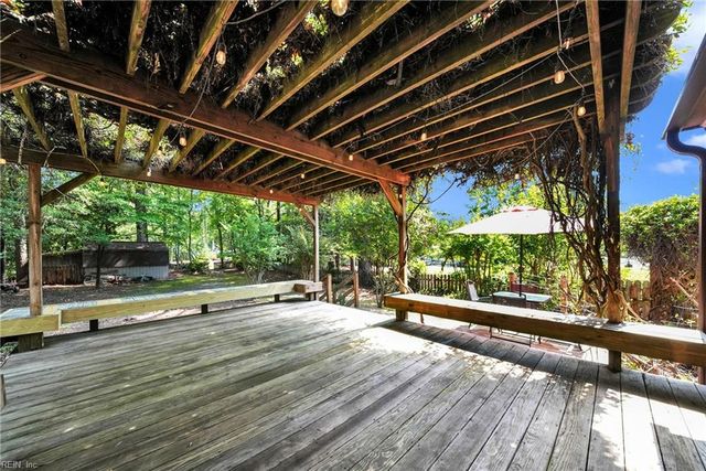 105 Cove Crescent, Yorktown, VA 23692