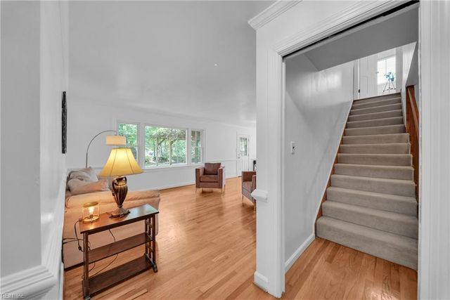 105 Cove Crescent, Yorktown, VA 23692