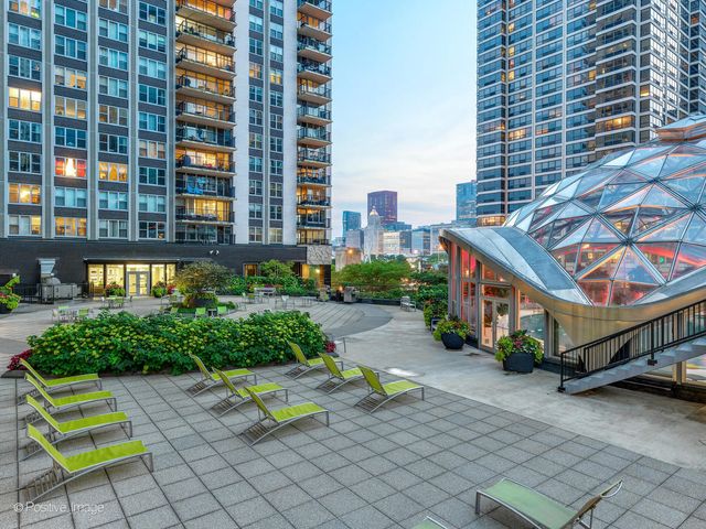 400 E Randolph Street 3715, Chicago, IL 60601