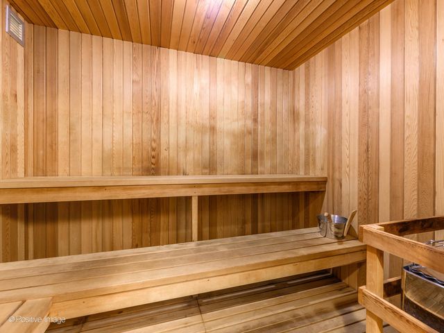 400 E Randolph Street 3715, Chicago, IL 60601