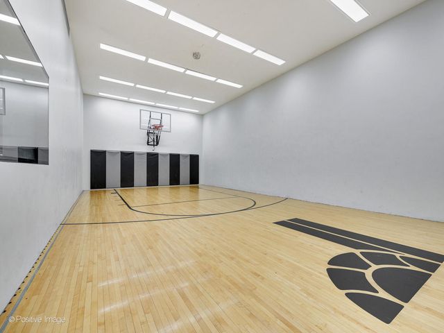 400 E Randolph Street 3715, Chicago, IL 60601