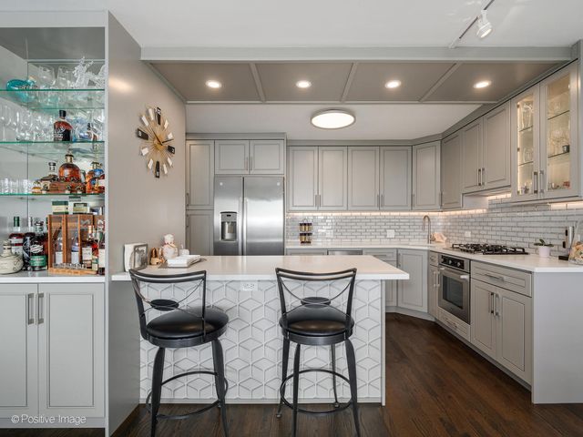 400 E Randolph Street 3715, Chicago, IL 60601