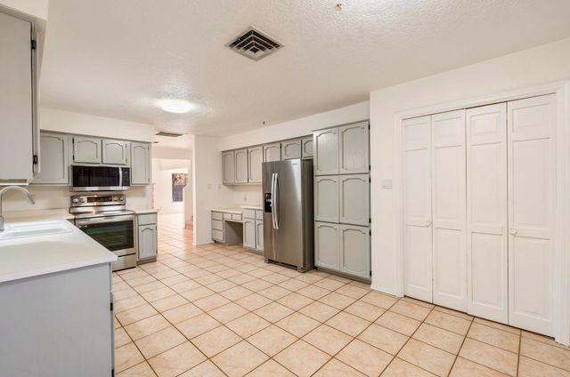 7508 Lantern Road NE, Albuquerque, NM 87109
