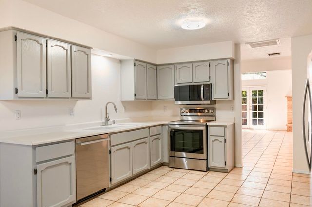 7508 Lantern Road NE, Albuquerque, NM 87109