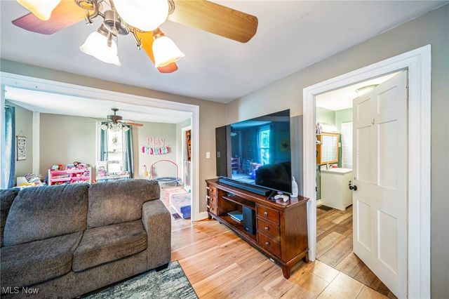 2189 Jefferson Eagleville Road, Jefferson, OH 44047