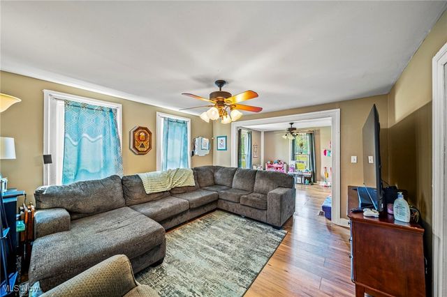 2189 Jefferson Eagleville Road, Jefferson, OH 44047