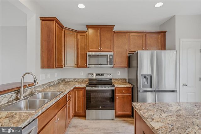 23 LANDIS CT, Falling Waters, WV 25419